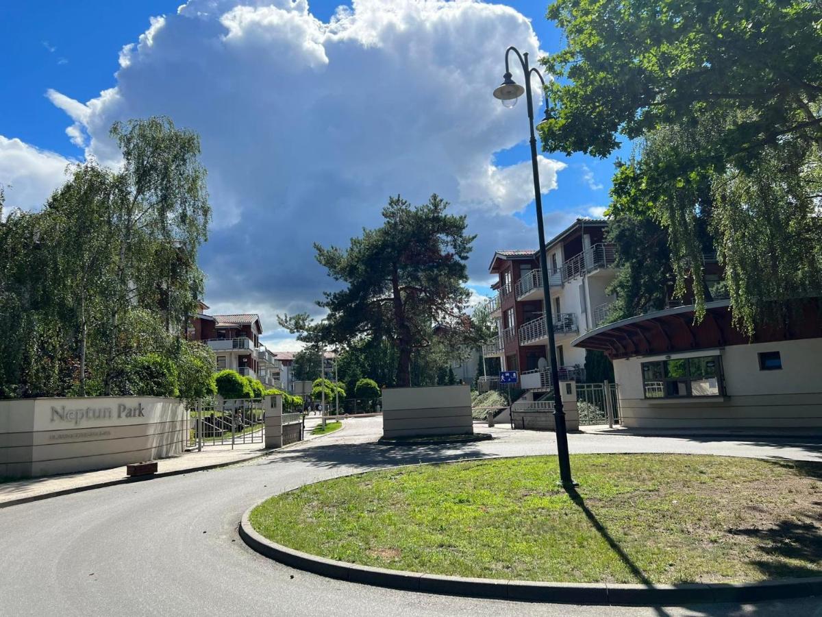 Neptun Park Apartament - 100 M Od Plazy Gdańsk Buitenkant foto
